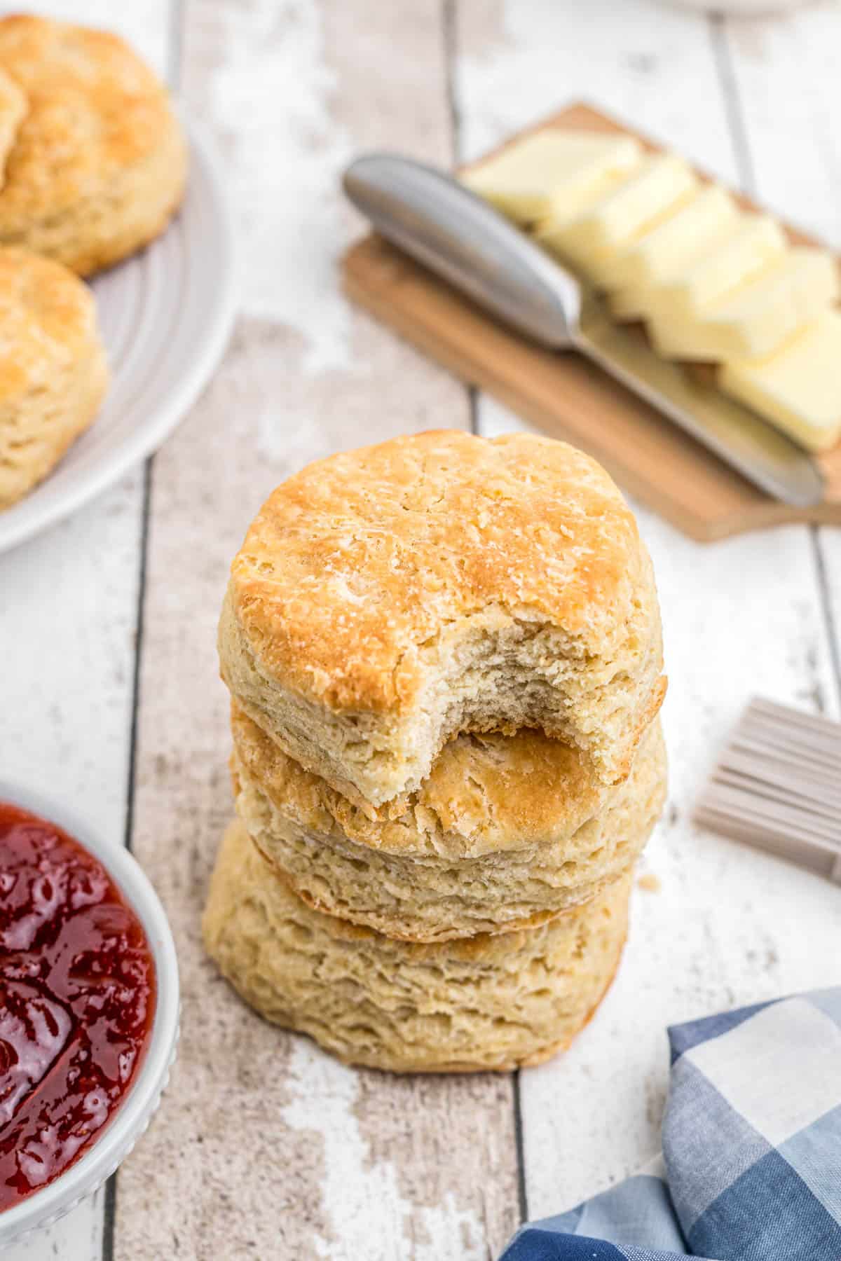 Easy Homemade Buttermilk Biscuits
