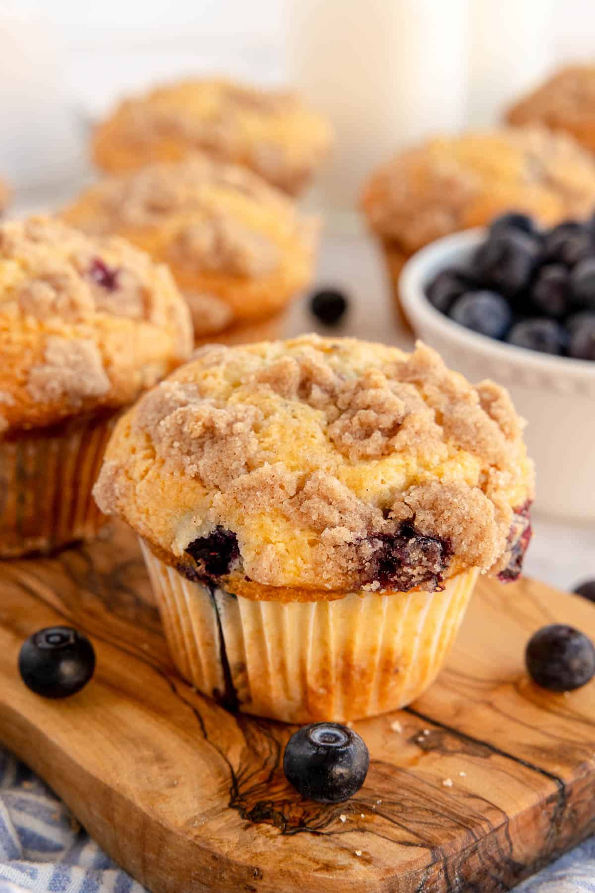 Homemade Blueberry Muffins with Crumb Topping