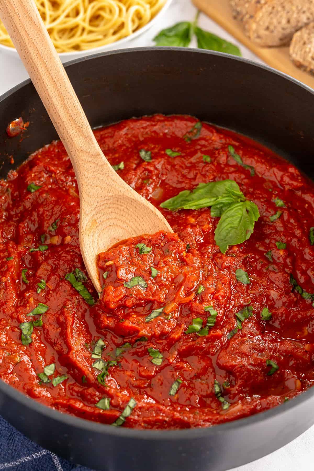 Homemade Marinara Sauce Recipe (Super easy!)