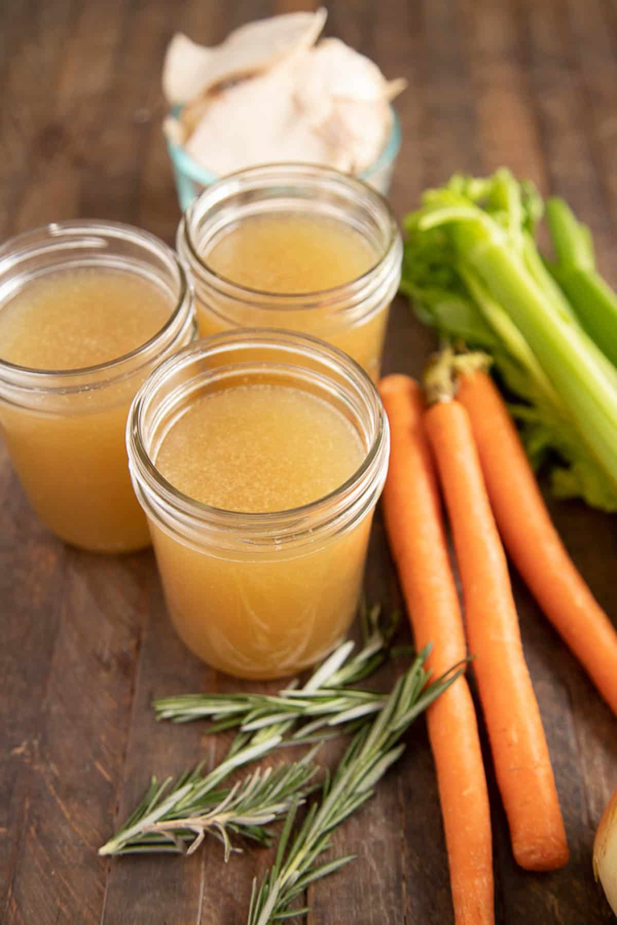 How to make Chicken Stock (slow cooker & pressure cooker)
