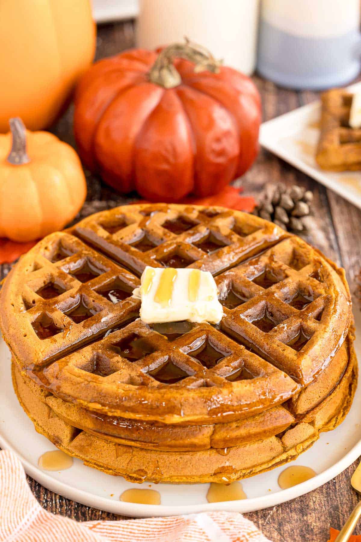 Homemade Pumpkin Waffles (Pumpkin Spice Waffles)